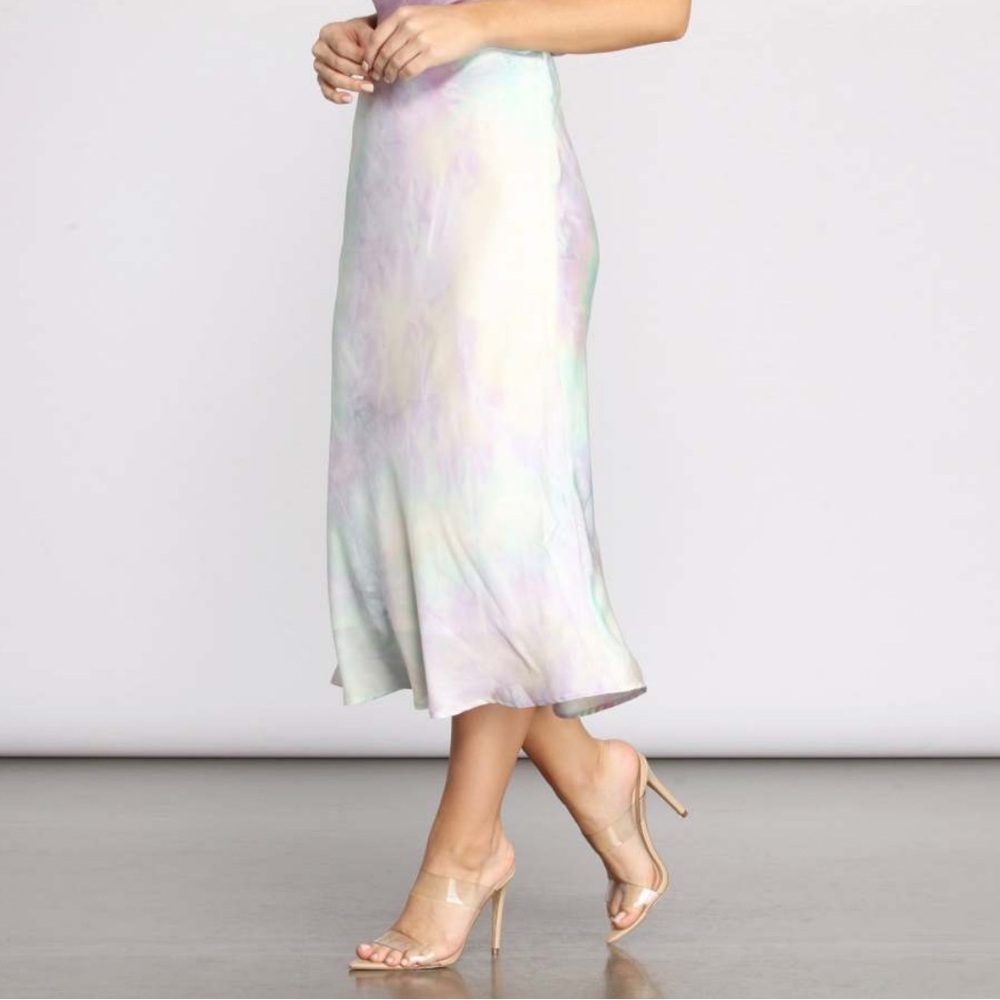 Altar’d State Double Lined Tie Dye Satin Midi Skirt in Rainbow Multi Size XS